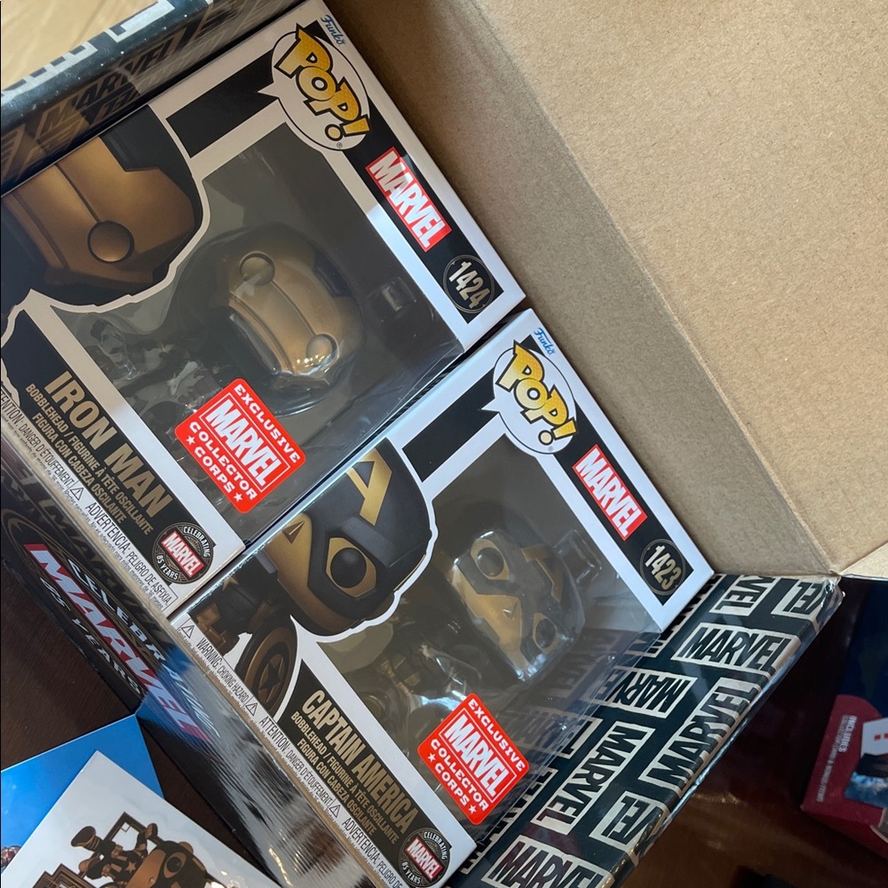 Funko Marvel Collector Corp Subscription Box: Marvel’s 85th Anniversary XL nwt - Picture 10 of 10